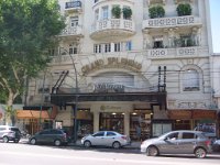 Dit theater aan de Avenida Santa Fé is nu een boekhandel.